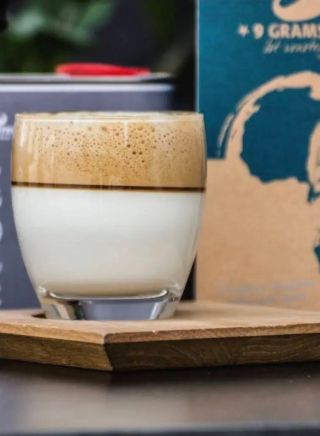 Ako si pripraviť dokonalú ľadovú kávu doma ➡️ Leto ešte nie je na konci a my Vám prinášame pár zaujímavých receptúr, ako...